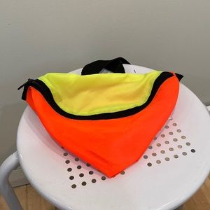 3/$20 ⭐️ Orange and yellow neon Fanny pack